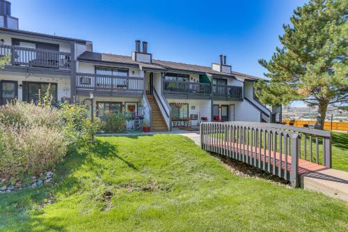 1 Mi to Dtwn: Condo w/ Pool Access in Castle Rock in Castle Rock (CO)