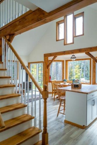 Magical Retreat Cottage, 15 min from Mt Snow skiing in Dover (VT)