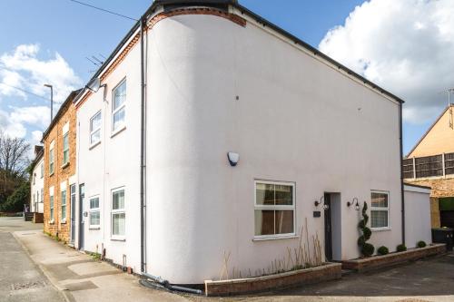 Buitenkant, The Jungle! House with Hot Tub. in Nuthall