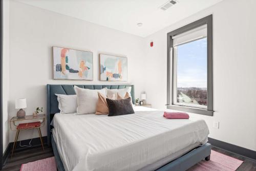 Downtown Dolly - 6 blocks to Broadway