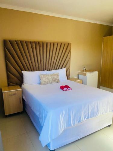 Sky city luxury guest house in Katlehong