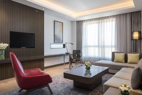 Executive Suite image 2