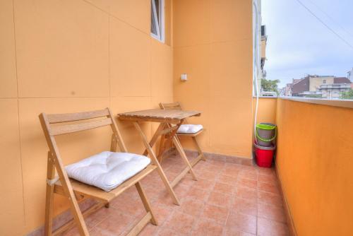 One-Bedroom Apartment image 4