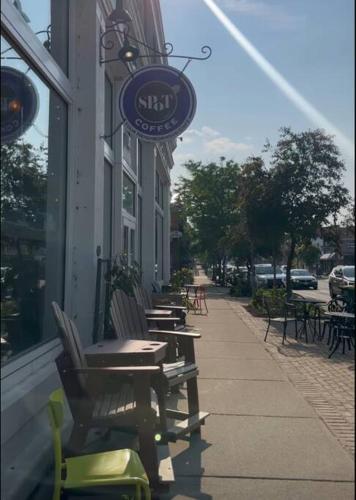 Free Parking and Prime Location! in Hamburg, USA