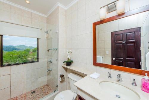 Exceptional Ocean Views 2 Pools