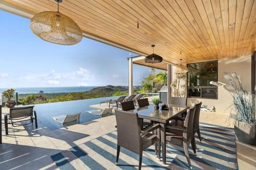 Infinity Edge Pool Oceanview 4 BR 4BA in 布拉希利托