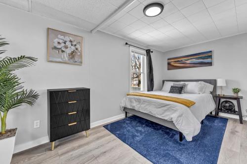 Free Parking and Prime Location! in Hamburg, USA