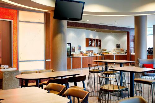 SpringHill Suites by Marriott Columbus OSU - image 9