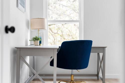 Fast Wifi, Desks - SoCo, DT, Zilker in Austin, USA