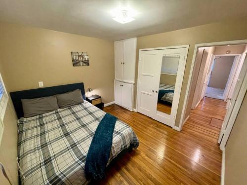 Entire Urban House Getaway Newly Remodeled detail