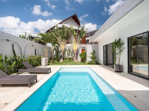Three-Bedroom Villa image 7