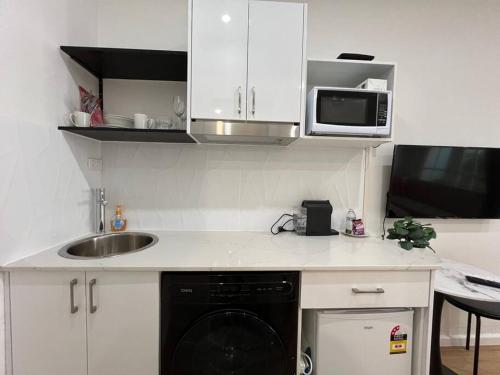Convenient Spacious Studio with Free Parking, Sydney (zdjęcie 5)
