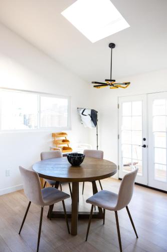 Walk to Beach,Downtown, Modern 2BD Condo! Patio in Huntington Beach, USA