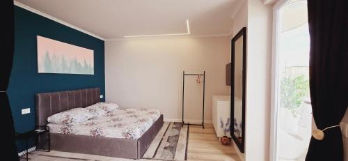 One-Bedroom Apartment image 5