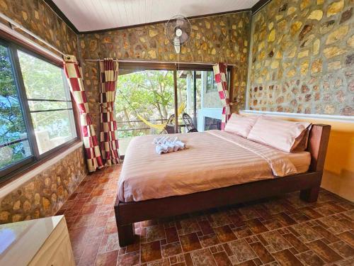 Tao Thong Villa 2 in June Juea Bay