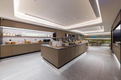 Restaurant, Suisse Place Beijing Jinsong Subway Station in Jinsong / Panjiayuan