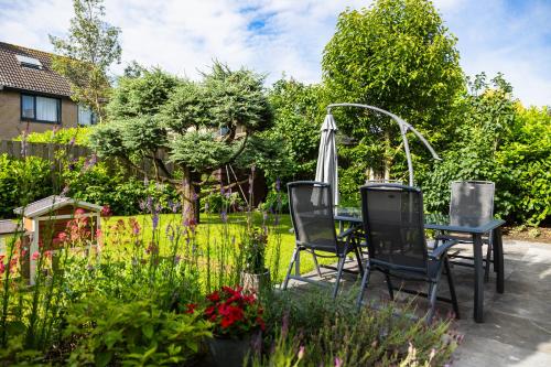 Balcony/terrace, B&B om de hoek in Oostburg