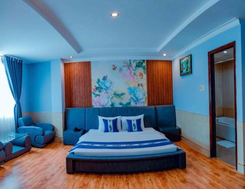 room detail thumbnail 1
