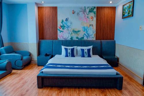Deluxe Double Room with Balcony image 7
