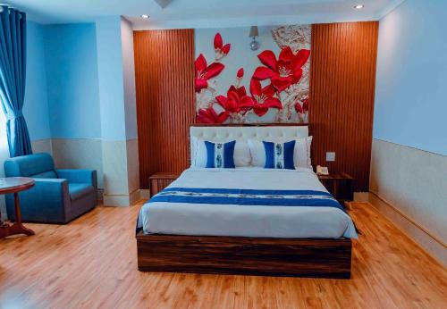 Deluxe Double Room with Balcony image 6