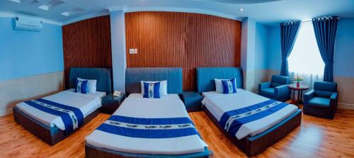Deluxe Triple Room image 3