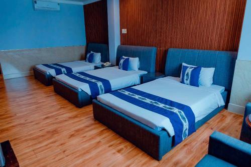 Deluxe Triple Room image 1