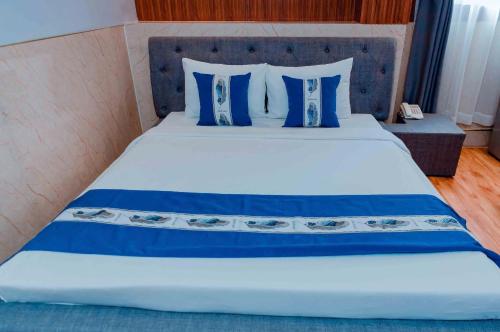 Superior Double Room image 3