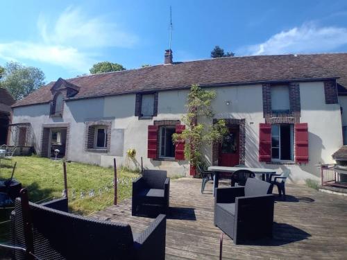 Maison de campagne familiale gîte à louer Charny