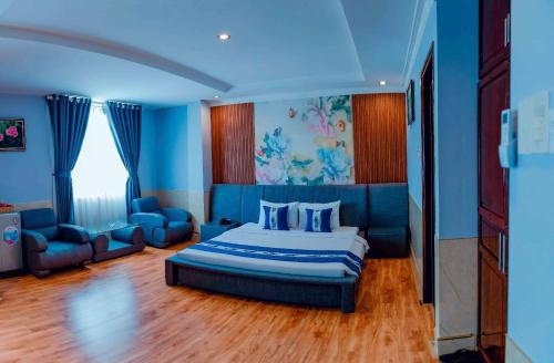 Deluxe Double Room with Balcony room in Linh Phuong 3 Hotel