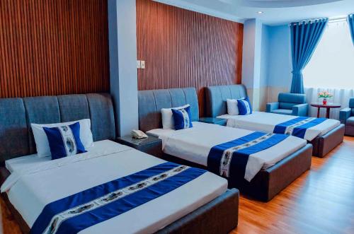 Deluxe Triple Room room in Linh Phuong 3 Hotel