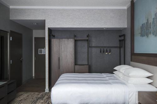 King Room image 2