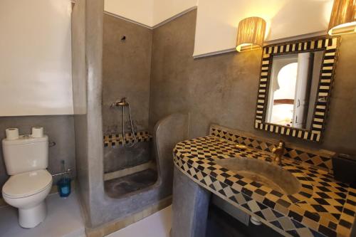 Double Room image 4