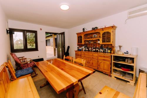 Krogs/atpūtas telpa, Holiday Home Vito in Veļiko Trgovišče