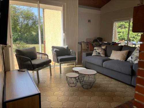 Közös társalgó / TV, Villa Kéana en Sud Ardèche, avec piscine (Villa Keana en Sud Ardeche, avec piscine) in Lachapelle-sous-Aubenas