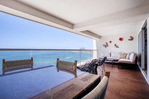 Luxury 2BR Beachfront Escape Stunning Views from Private Balconies, Puerto Vallarta (photo 3)