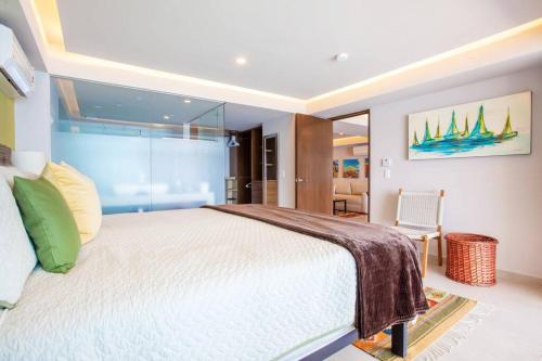 Luxury 2BR Beachfront Escape Stunning Views from Private Balconies, Puerto Vallarta (photo 5)