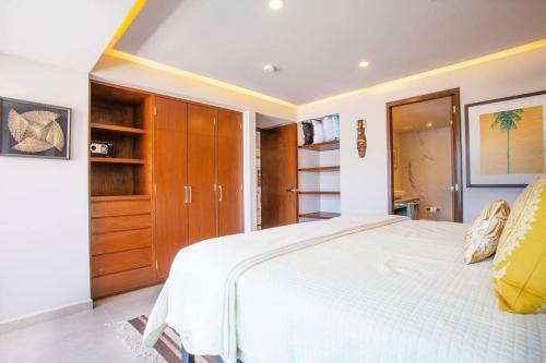 Luxury 2BR Beachfront Escape Stunning Views from Private Balconies, Puerto Vallarta (photo 9)