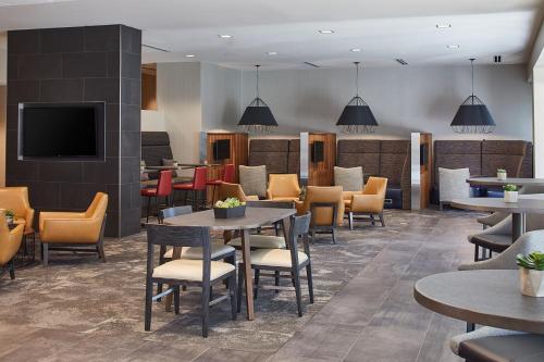 Courtyard by Marriott Minneapolis West - 로비