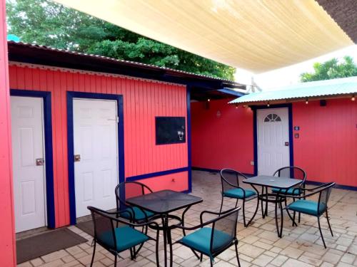 Exterior view, Waterside Inn in Vieques Island