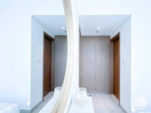 Elegant & Spacious 1bedroom with Balcony Dubai, Дубай (фото 9)