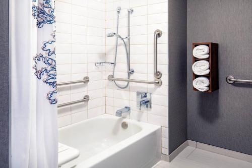 Residence Inn by Marriott Boston Woburn - image 6