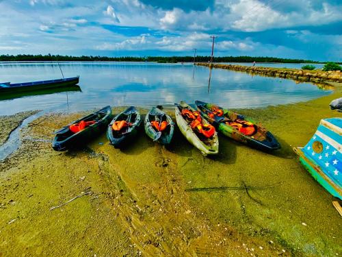 Canoeing, Kalpitiya Guest House B in Kalpitiya