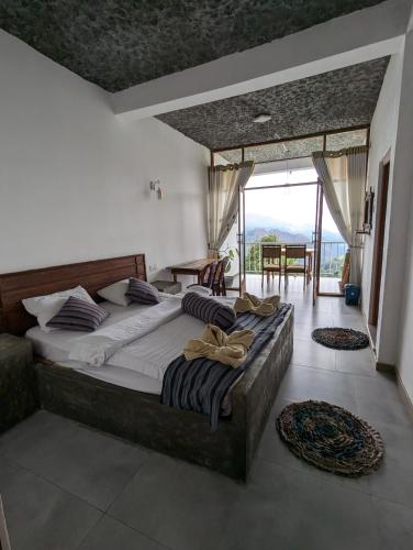 Standard Double Room image 10