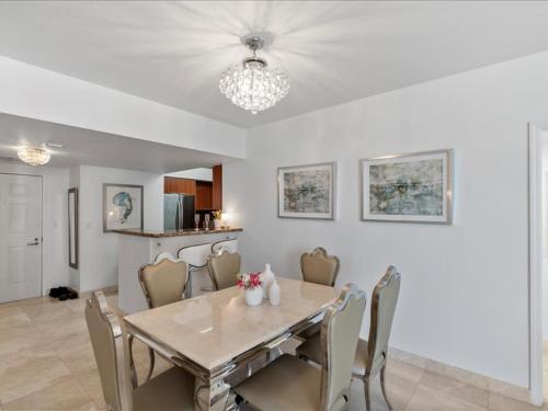 Luxury Oceanfront 3-Bedroom Condo with 3 Balconies in Sunny Isles Beach, USA