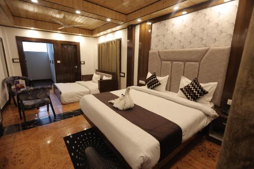 StudioZ Paradise Hill Mussorrie in Tundhar Village