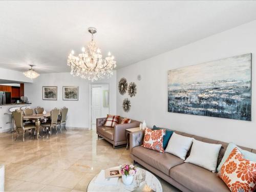 Luxury Oceanfront 3-Bedroom Condo with 3 Balconies in Sunny Isles Beach, USA