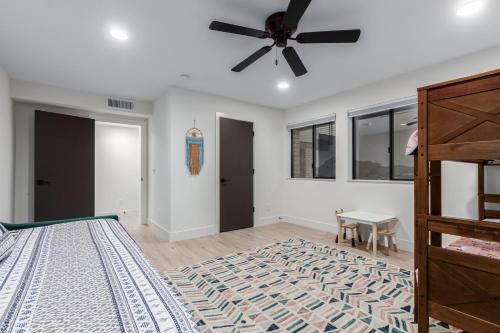 3BR Retreat with Heated Pool, BBQ and Mountain Views