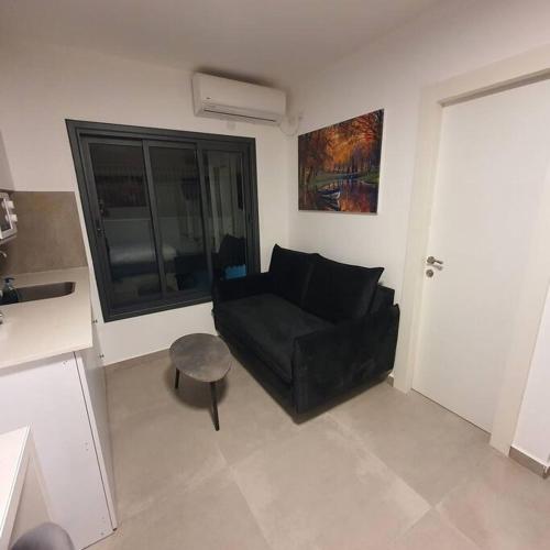 Ryo 18 דירה במלון בוטיק 2 דקות מטיילת בת ים, Bat Yam (Foto 6)