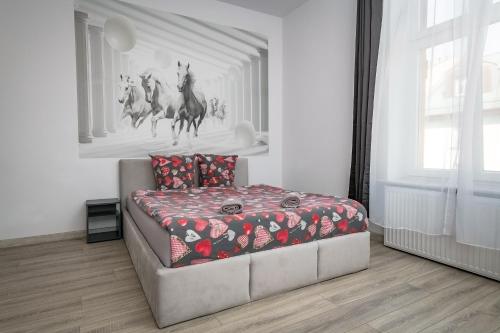 70s Guest room