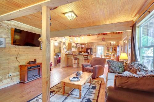 Just Fur Relaxin Sevierville Cabin with Hot Tub! - image 8